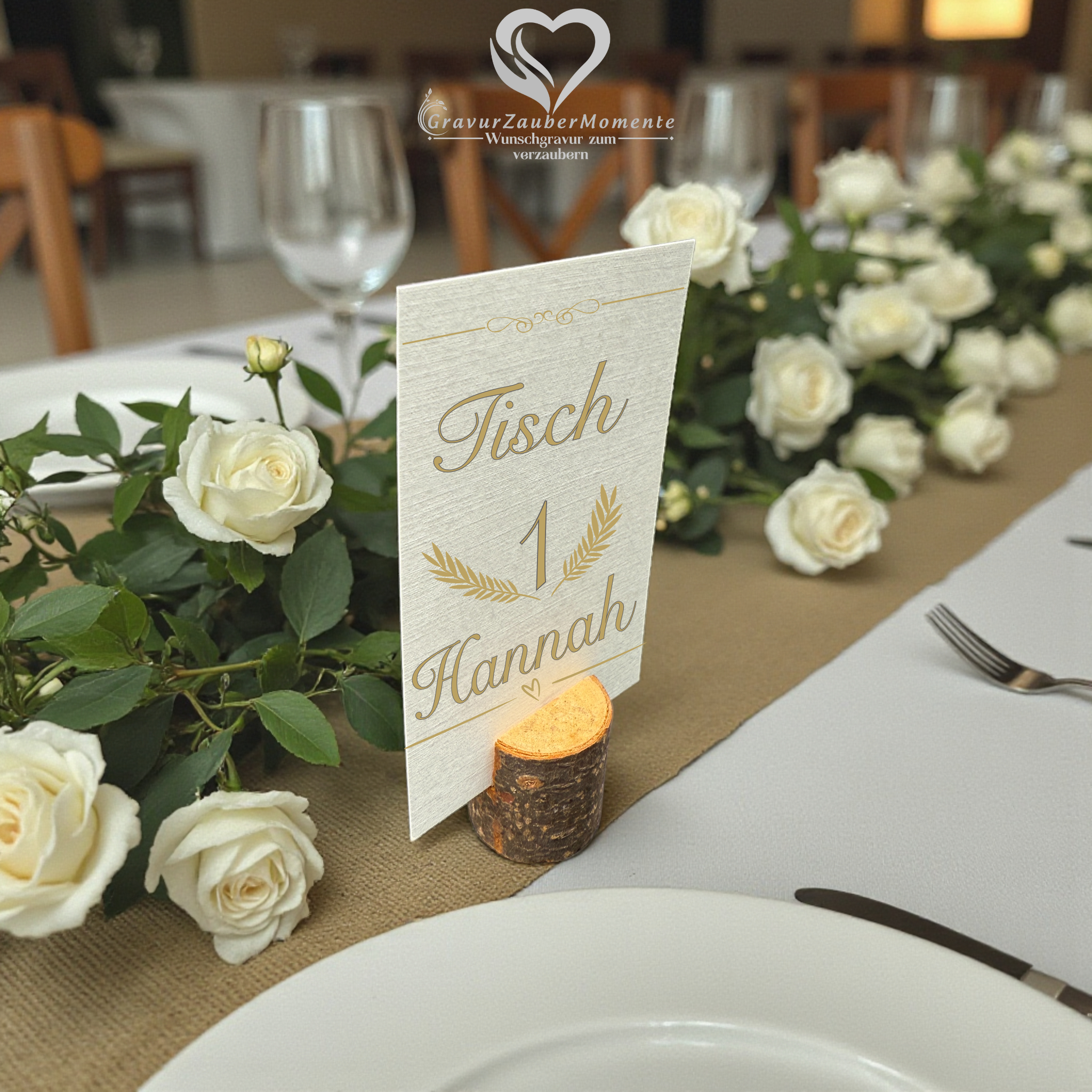 Personalisierte gravierte Platzkarte mit graviertem Holzstamm Platzkartenhalter – elegant & individuell