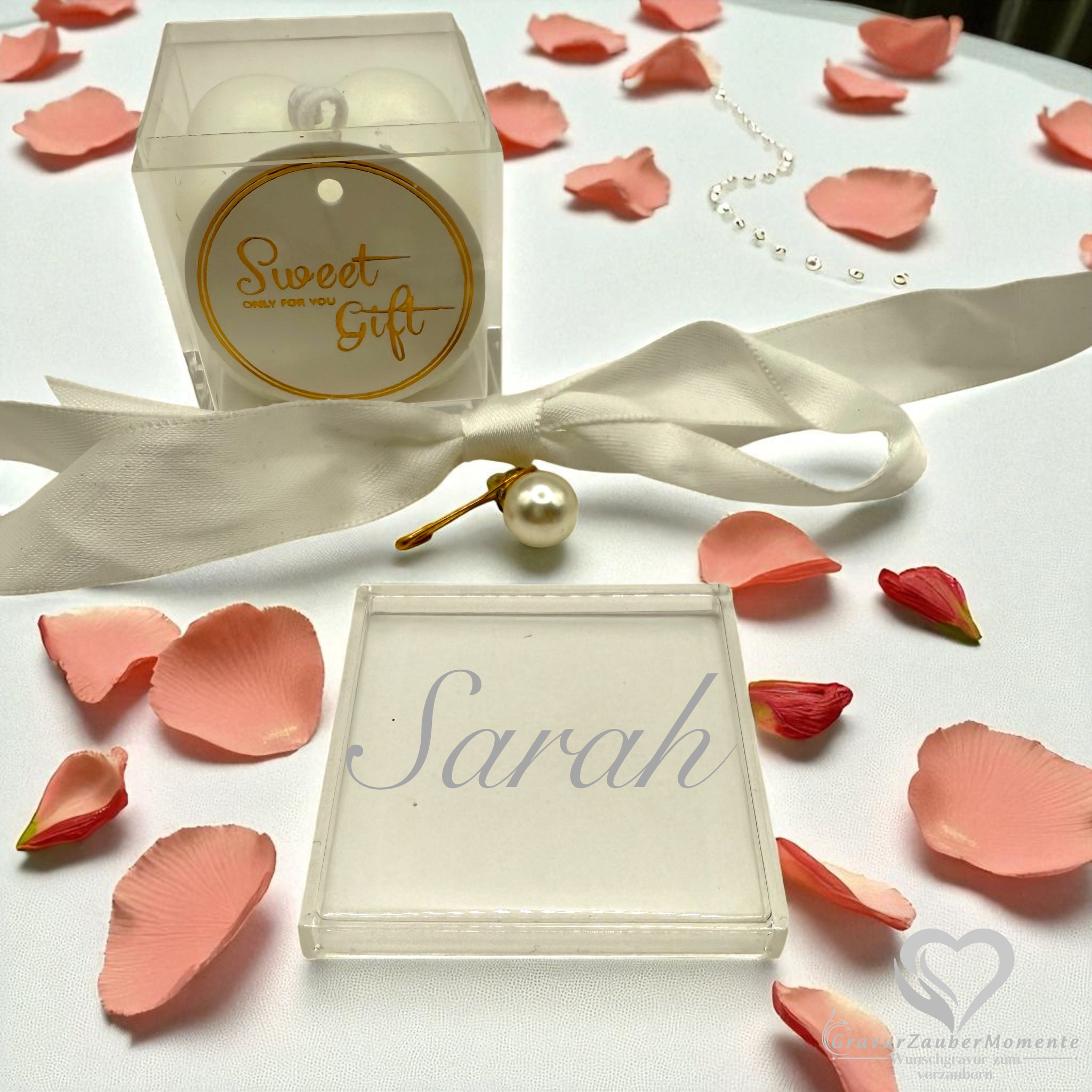 Elegante Acrylbox mit Kerze & Schleife graviert – liebevolles Gastgeschenk für besondere Anlässe