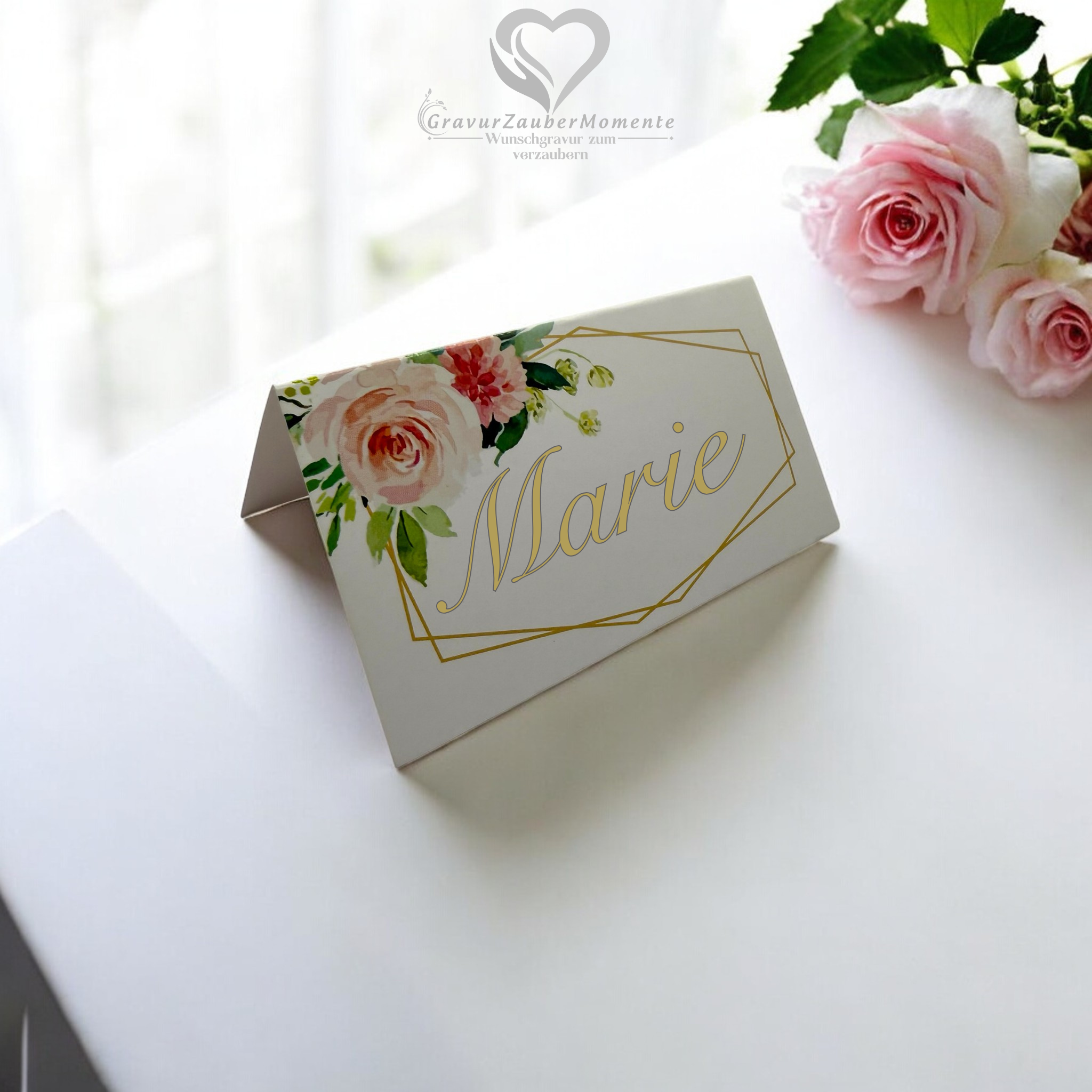 Exklusive Platzkarte „Golden Elegance“ – Individuell graviert für jeden Gast 