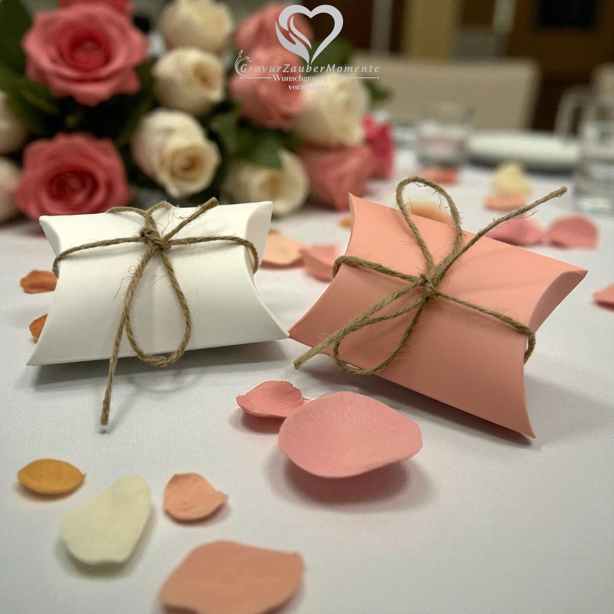 Gravur-Kissenbox „Momente“ - Individuell graviert für jeden Gast